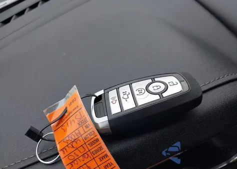 2022 Ford F-150 Lariat from USA, damaged, VIN 1FTFW1E81NFA14085